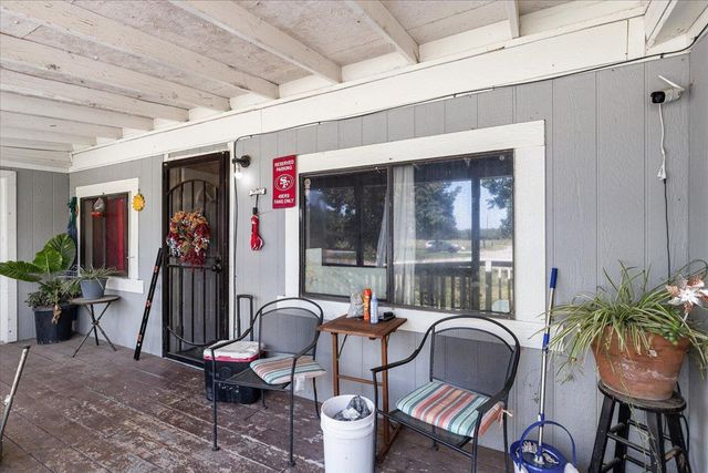 25832 Magnolia Rd, Escalon, CA 95320