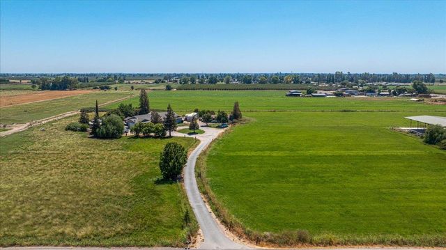 25832 Magnolia Rd, Escalon, CA 95320