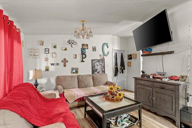 25832 Magnolia Rd, Escalon, CA 95320