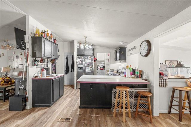 25832 Magnolia Rd, Escalon, CA 95320