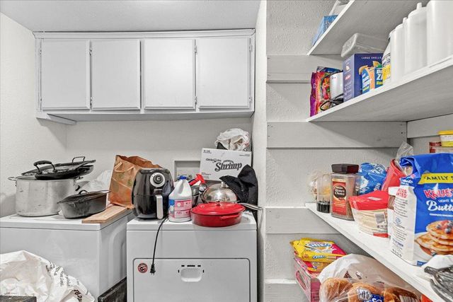 25832 Magnolia Rd, Escalon, CA 95320