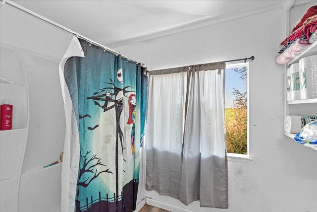 25832 Magnolia Rd, Escalon, CA 95320