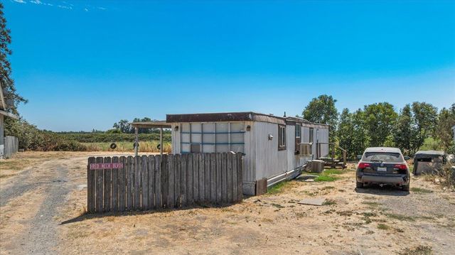 25832 Magnolia Rd, Escalon, CA 95320