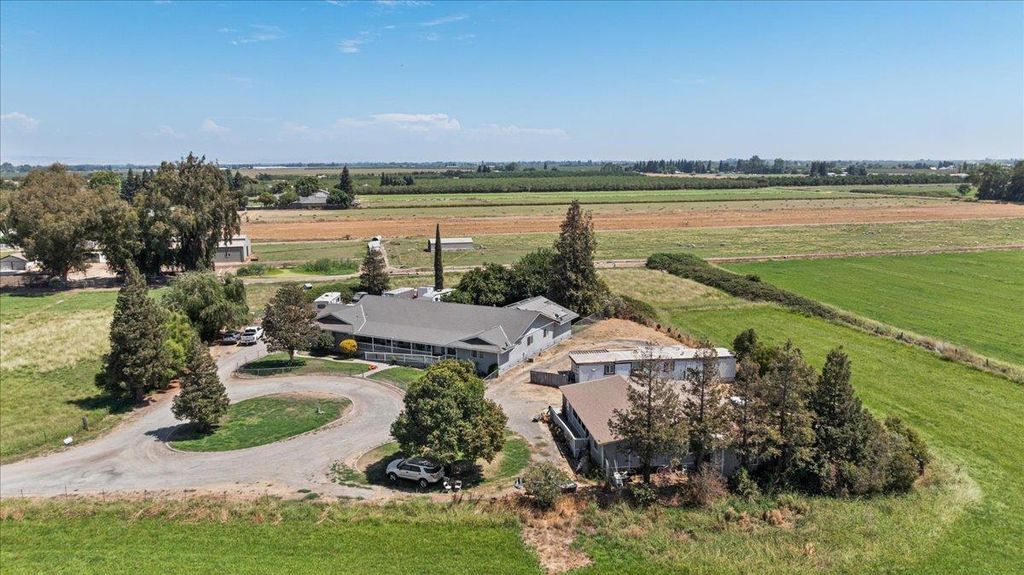 25832 Magnolia Rd, Escalon, CA 95320