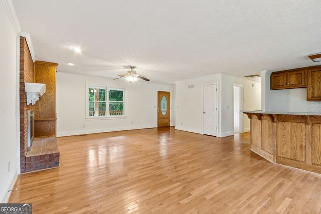 5557 Pinedale Circle, Sugar Hill, GA 30518