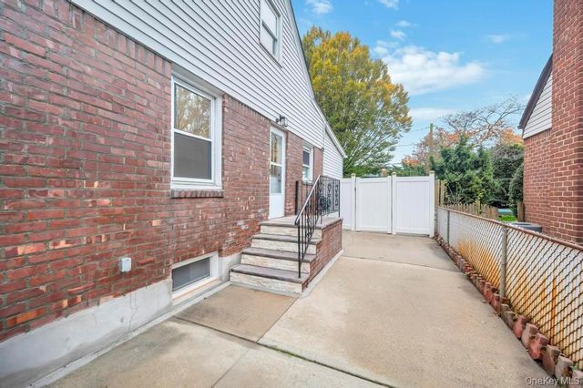 5 Edward Avenue, Hicksville, NY 11801