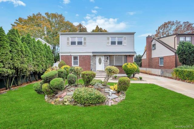 5 Edward Avenue, Hicksville, NY 11801