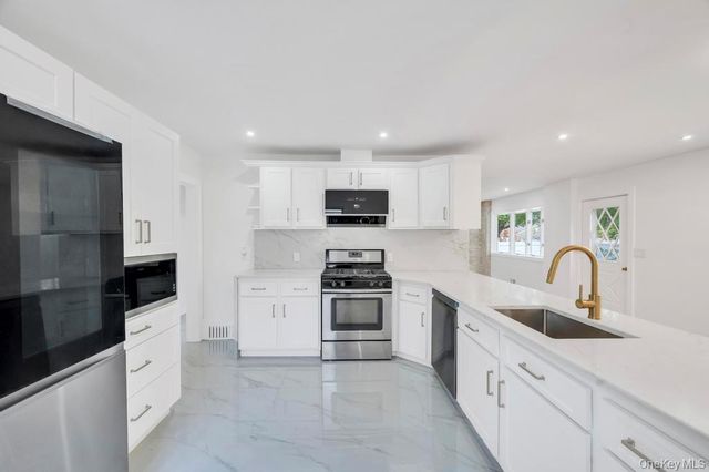 5 Edward Avenue, Hicksville, NY 11801