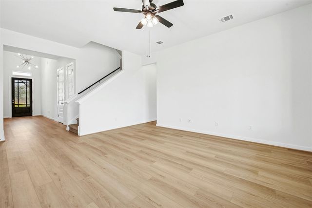 143 Big Pine Creek LN, Bastrop, TX 78602