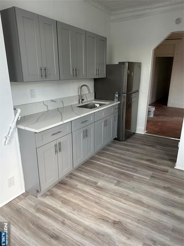 18 Graham Street, Jersey City, NJ 07307