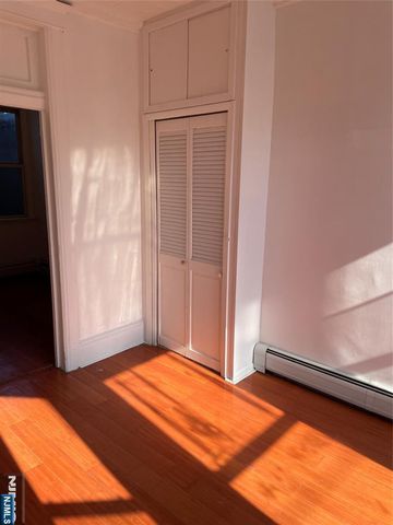 18 Graham Street, Jersey City, NJ 07307