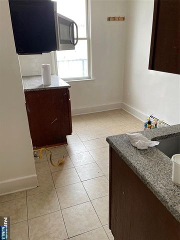 18 Graham Street, Jersey City, NJ 07307