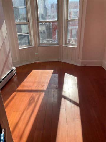 18 Graham Street, Jersey City, NJ 07307