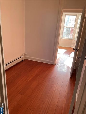 18 Graham Street, Jersey City, NJ 07307