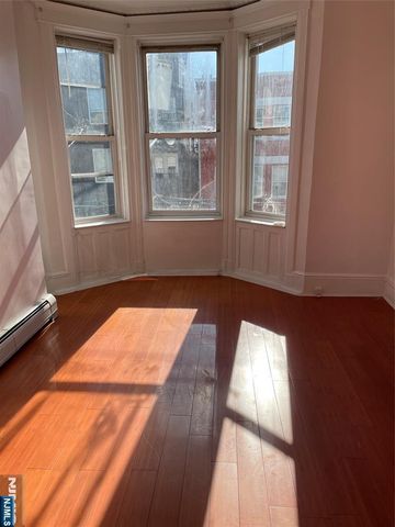 18 Graham Street, Jersey City, NJ 07307