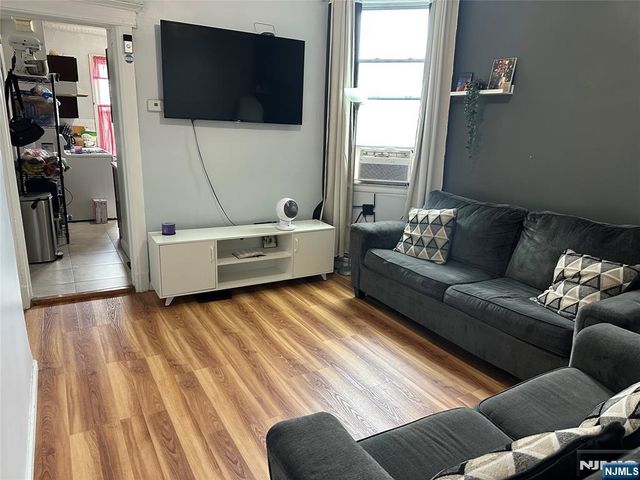 18 Graham Street, Jersey City, NJ 07307