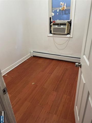 18 Graham Street, Jersey City, NJ 07307