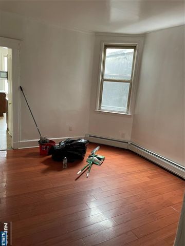 18 Graham Street, Jersey City, NJ 07307