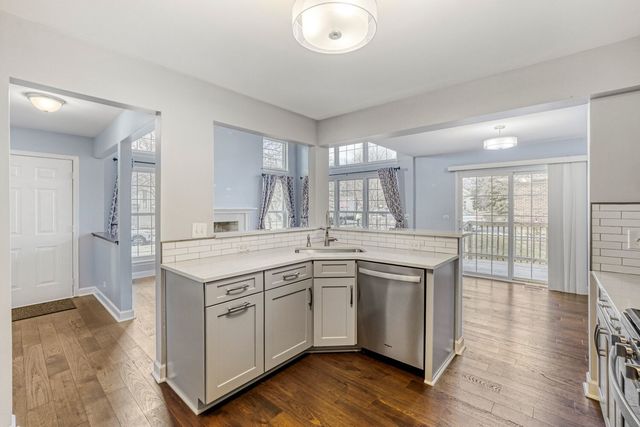 2222 Seaver Lane, Hoffman Estates, IL 60169