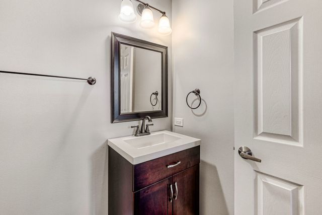 2222 Seaver Lane, Hoffman Estates, IL 60169