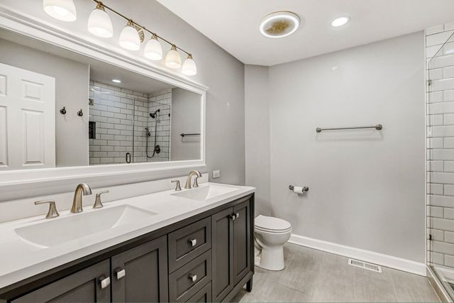 2222 Seaver Lane, Hoffman Estates, IL 60169