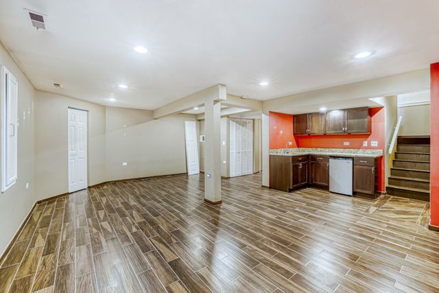 2222 Seaver Lane, Hoffman Estates, IL 60169