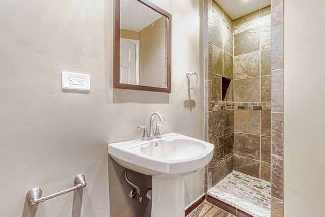 2222 Seaver Lane, Hoffman Estates, IL 60169