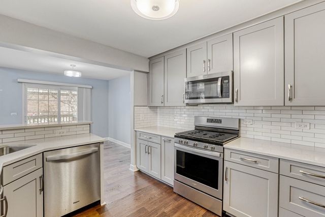 2222 Seaver Lane, Hoffman Estates, IL 60169