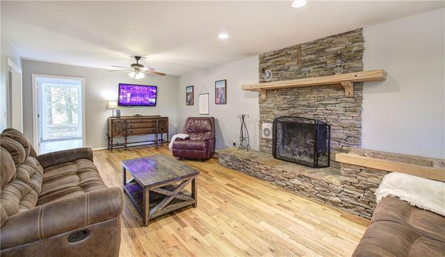 715 E Cochran SE Road, Ranger, GA 30734