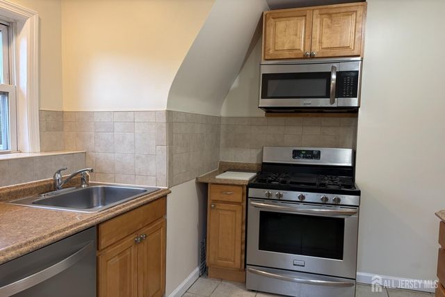 301 Penfield Place 301, Dunellen, NJ 08812