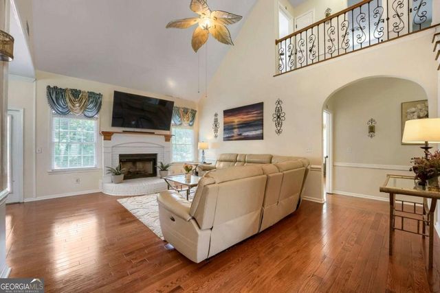 10 Jessamine Trail, Lawrenceville, GA 30046
