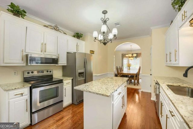 10 Jessamine Trail, Lawrenceville, GA 30046