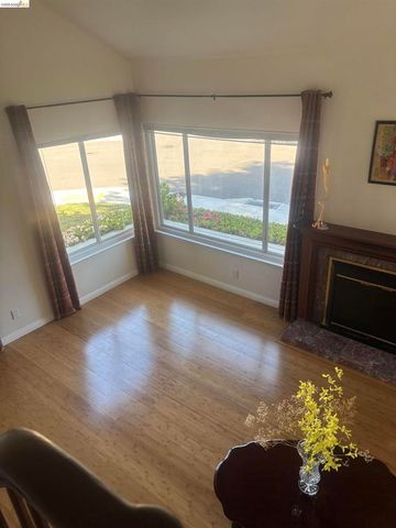 10013 Foxboro Cir, San Ramon, CA 94583
