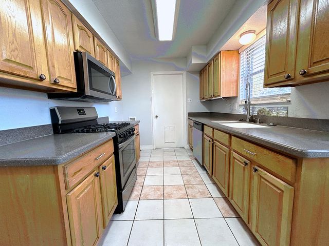 2601 Norwood Lane, Arlington, TX 76013