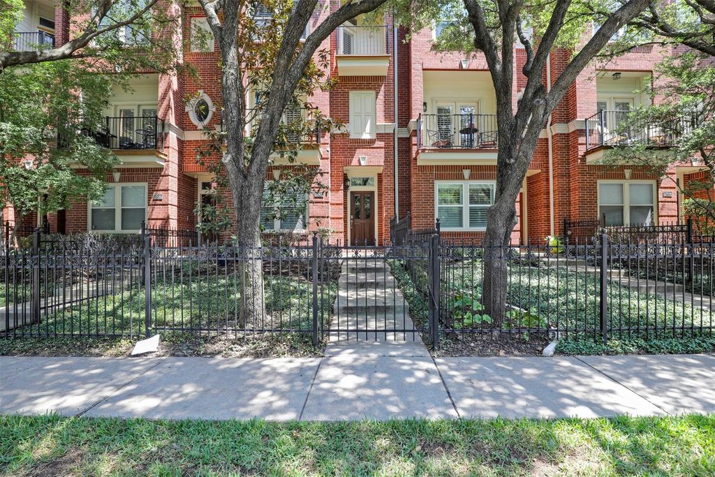 2808 N Hall Street, Dallas, TX 75204
