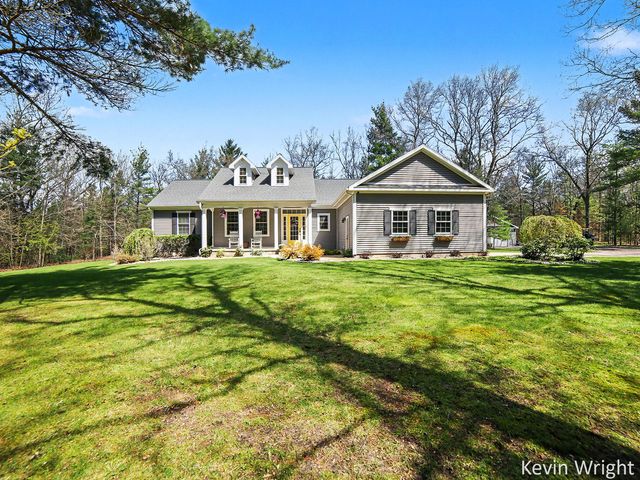1492 Crystal Lake Road, Whitehall, MI 49461