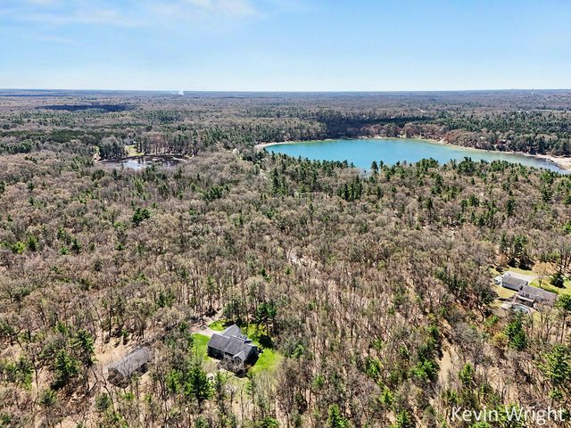 1492 Crystal Lake Road, Whitehall, MI 49461