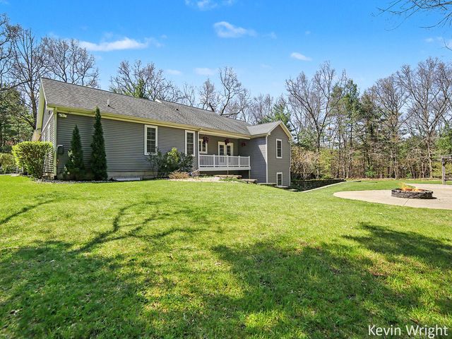 1492 Crystal Lake Road, Whitehall, MI 49461