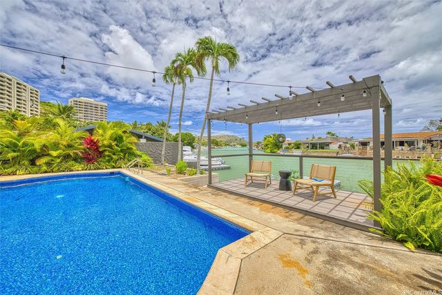6703 Hawaii Kai Drive, Honolulu, HI 96825