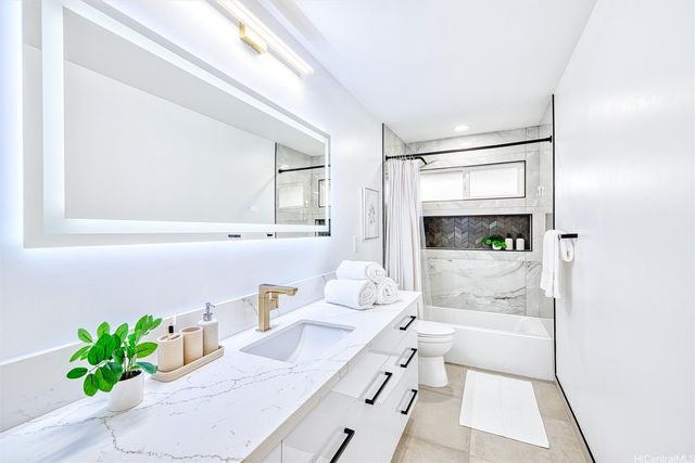6703 Hawaii Kai Drive, Honolulu, HI 96825