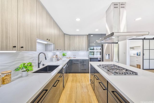 6703 Hawaii Kai Drive, Honolulu, HI 96825
