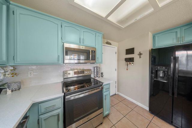 1821 Walpole Dr, Modesto, CA 95358