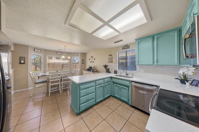 1821 Walpole Dr, Modesto, CA 95358