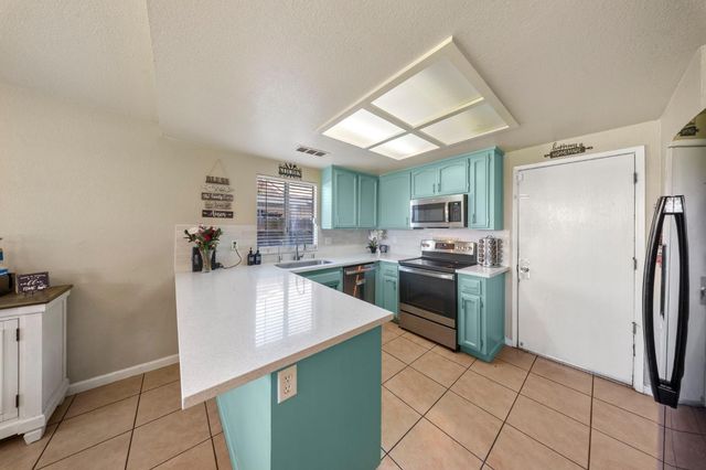 1821 Walpole Dr, Modesto, CA 95358