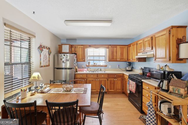 55 Deavours Lane, Cleveland, GA 30528