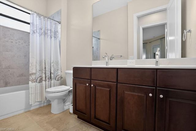 8260 Venetian Pointe DR, Fort Myers, FL 33908