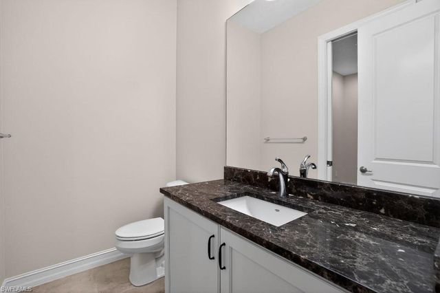 8260 Venetian Pointe DR, Fort Myers, FL 33908