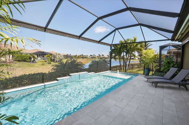 8260 Venetian Pointe DR, Fort Myers, FL 33908