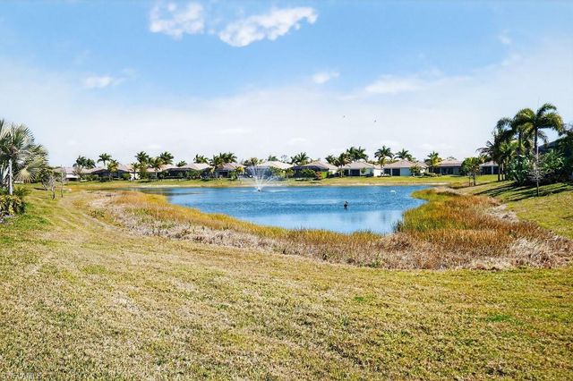 8260 Venetian Pointe DR, Fort Myers, FL 33908