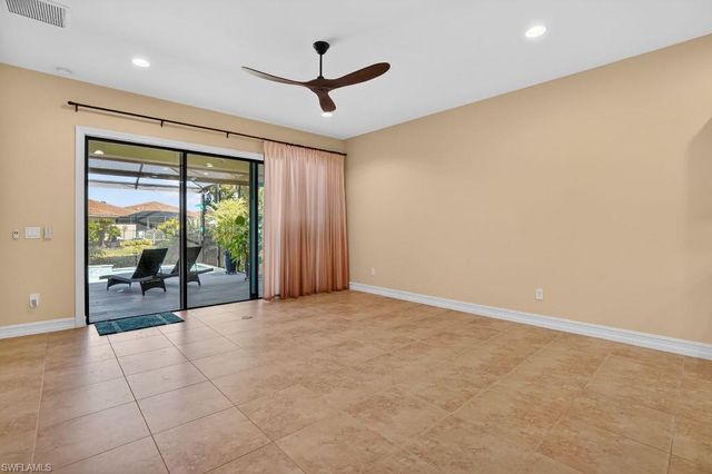 8260 Venetian Pointe DR, Fort Myers, FL 33908